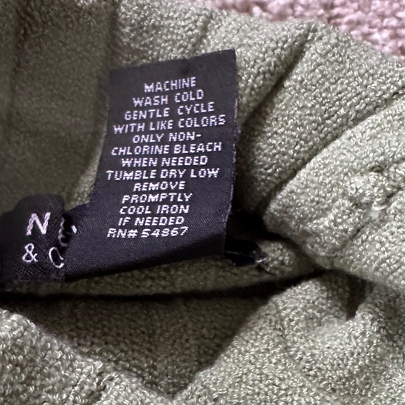 Green Ribbed Turtleneck Sweater - Picture 3 of 4